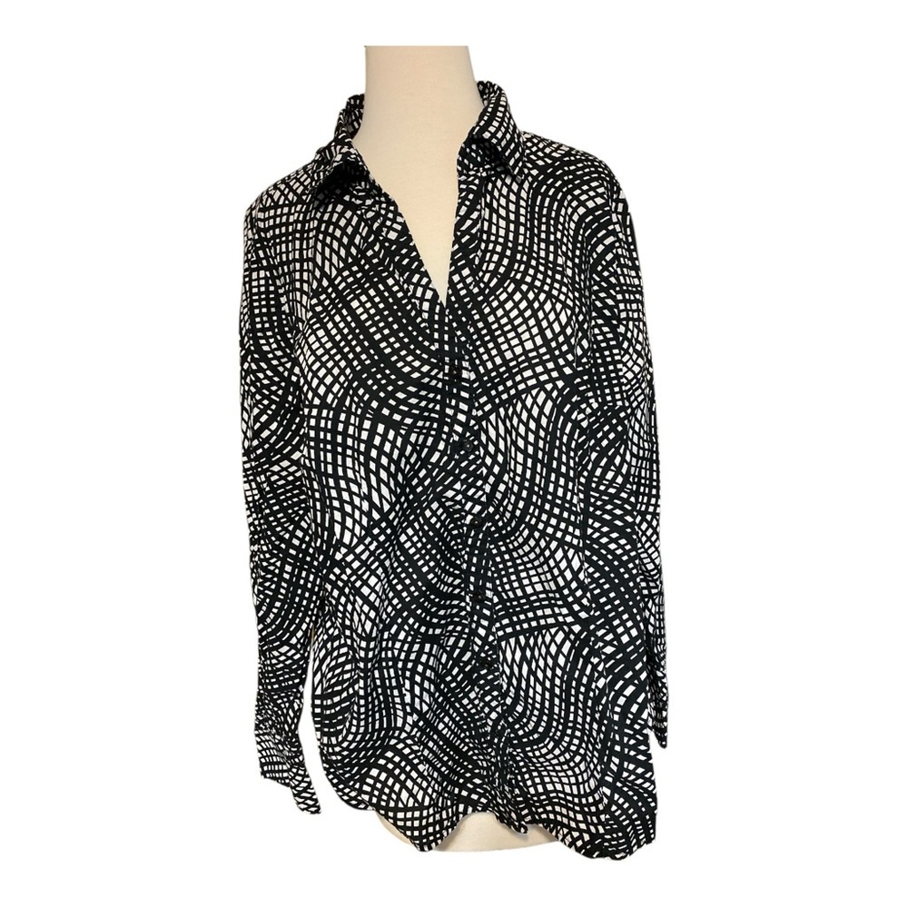 Cato Black and White Geometric Women's Plus Top 18w/20w